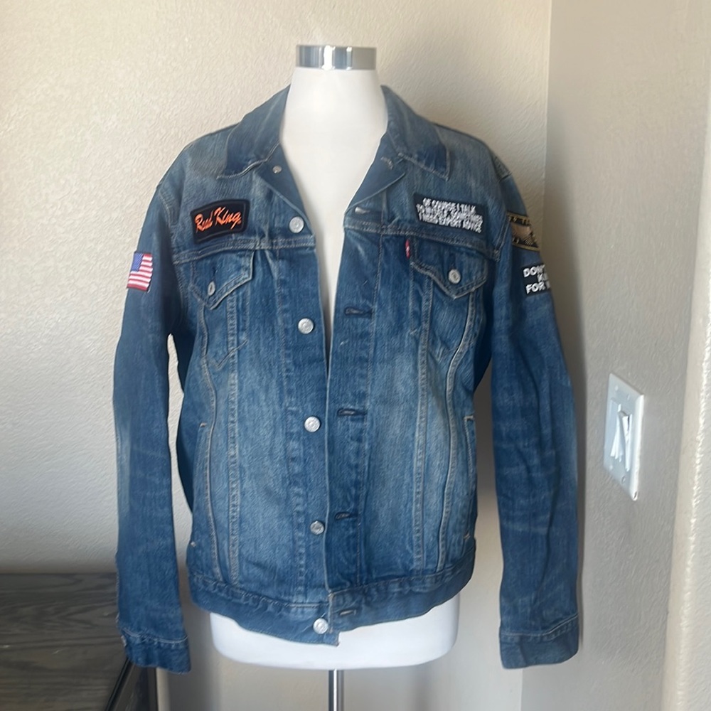 Custom Levi's Vintage Jacket with Patches sz M